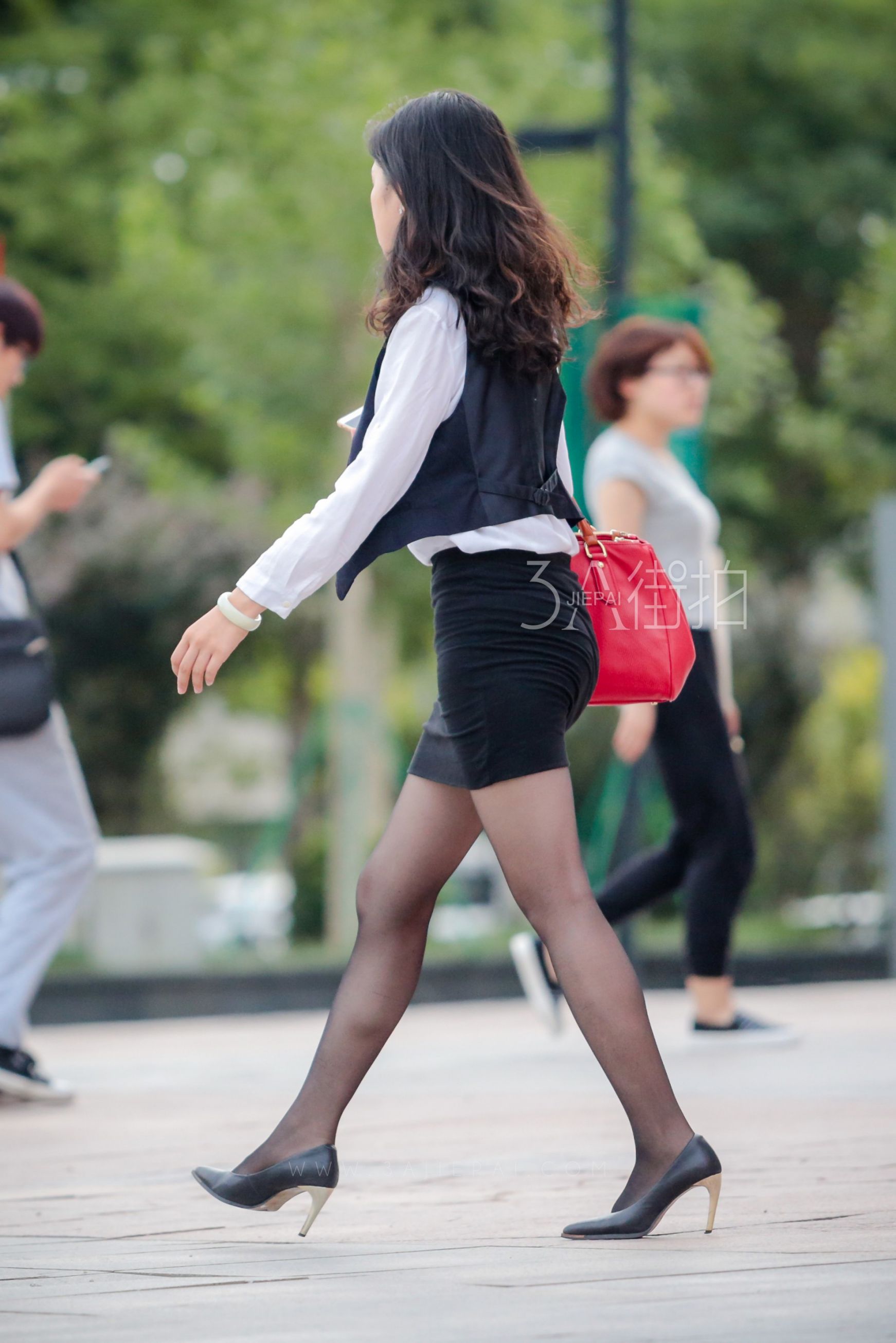 100625-xbydxe22ft5.jpg