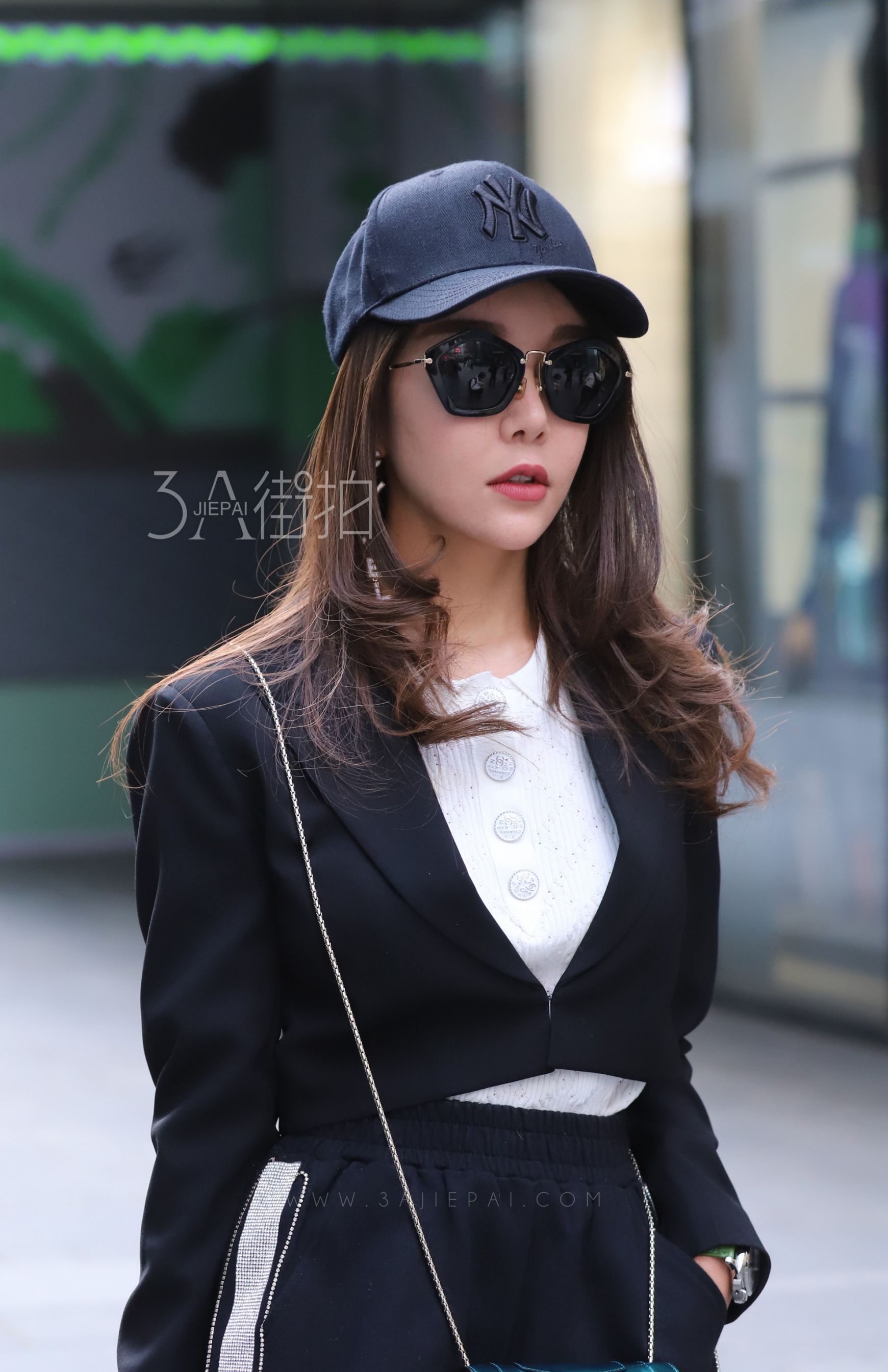 100221-irlhj2d4aqs.jpg