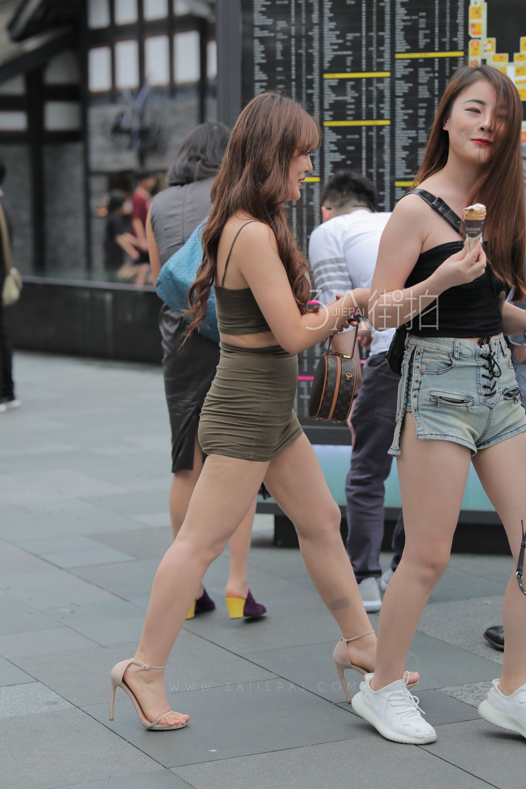 100143-1c3gr0yhd05.jpg