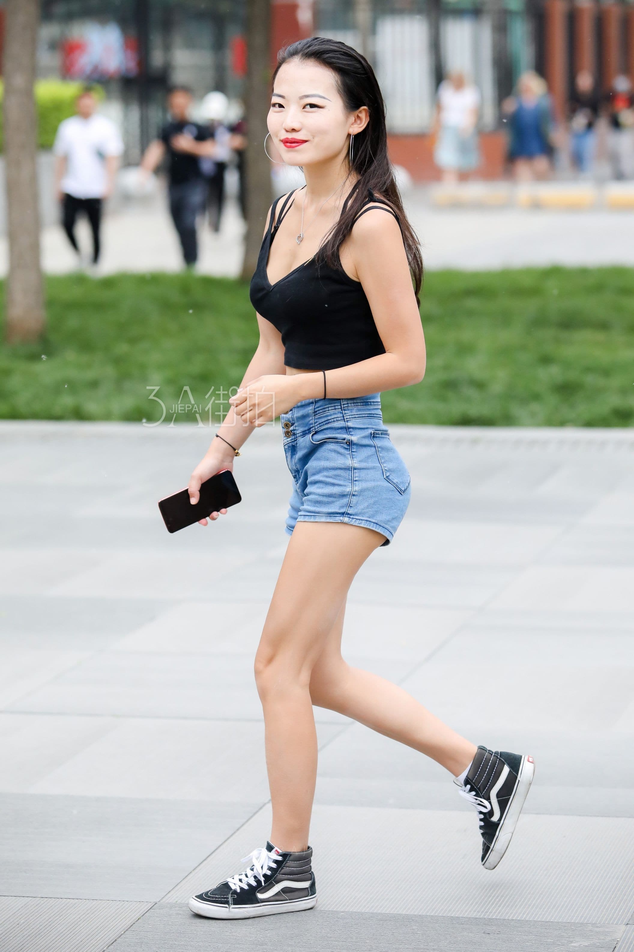 98984-rqzmaq21wzf.jpg