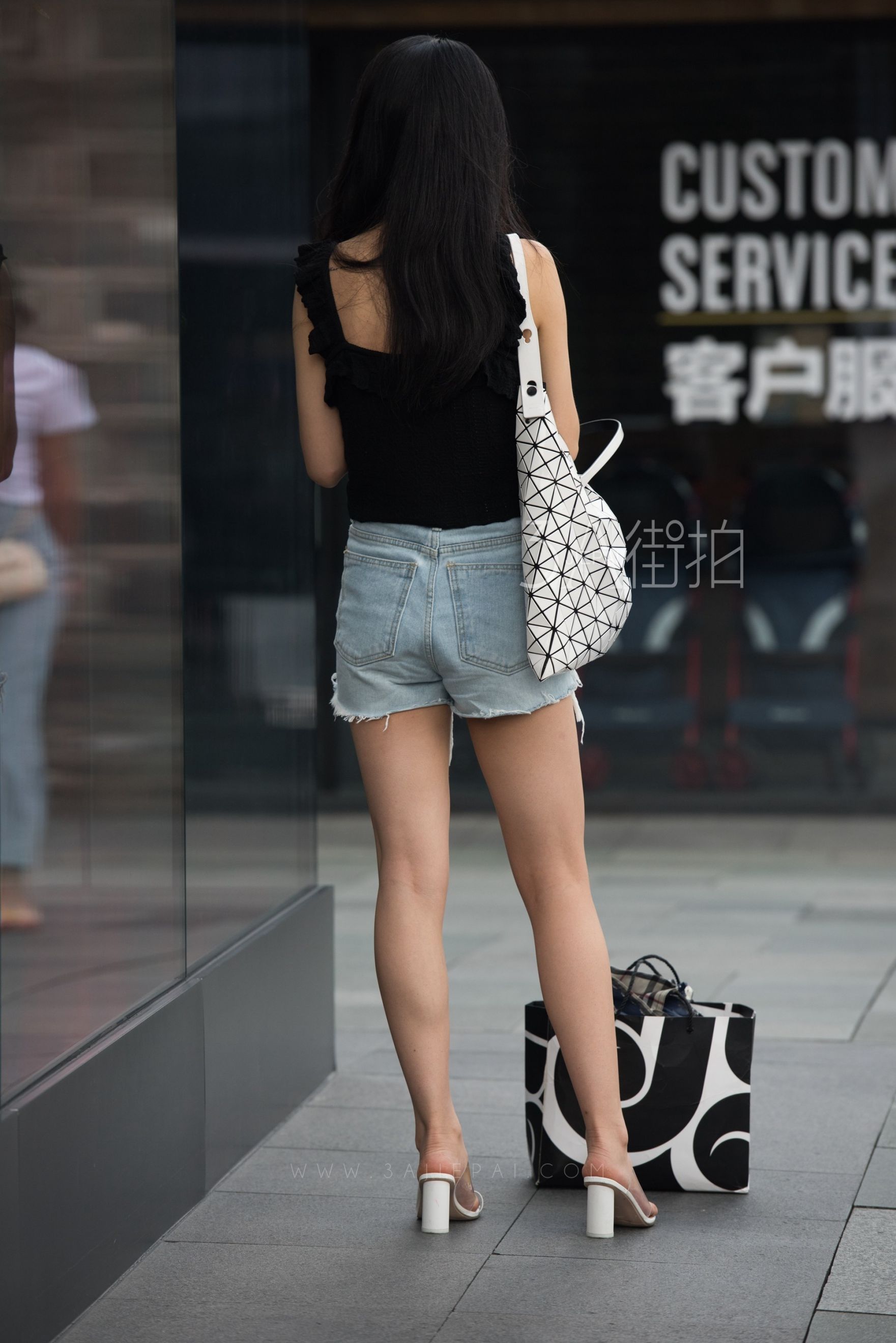 98703-4ki32y5p3h1.jpg