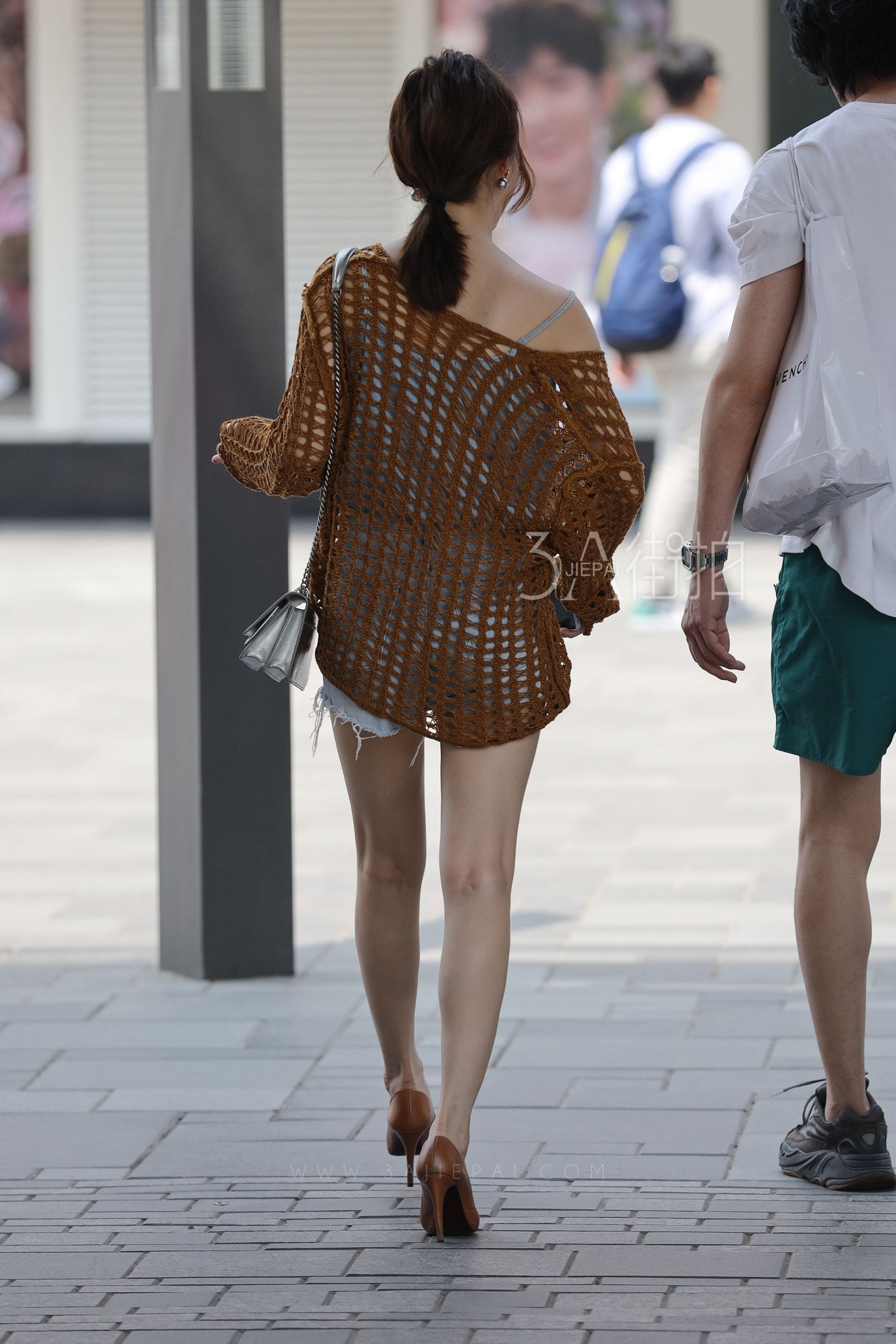 98625-f04gjyuzips.jpg