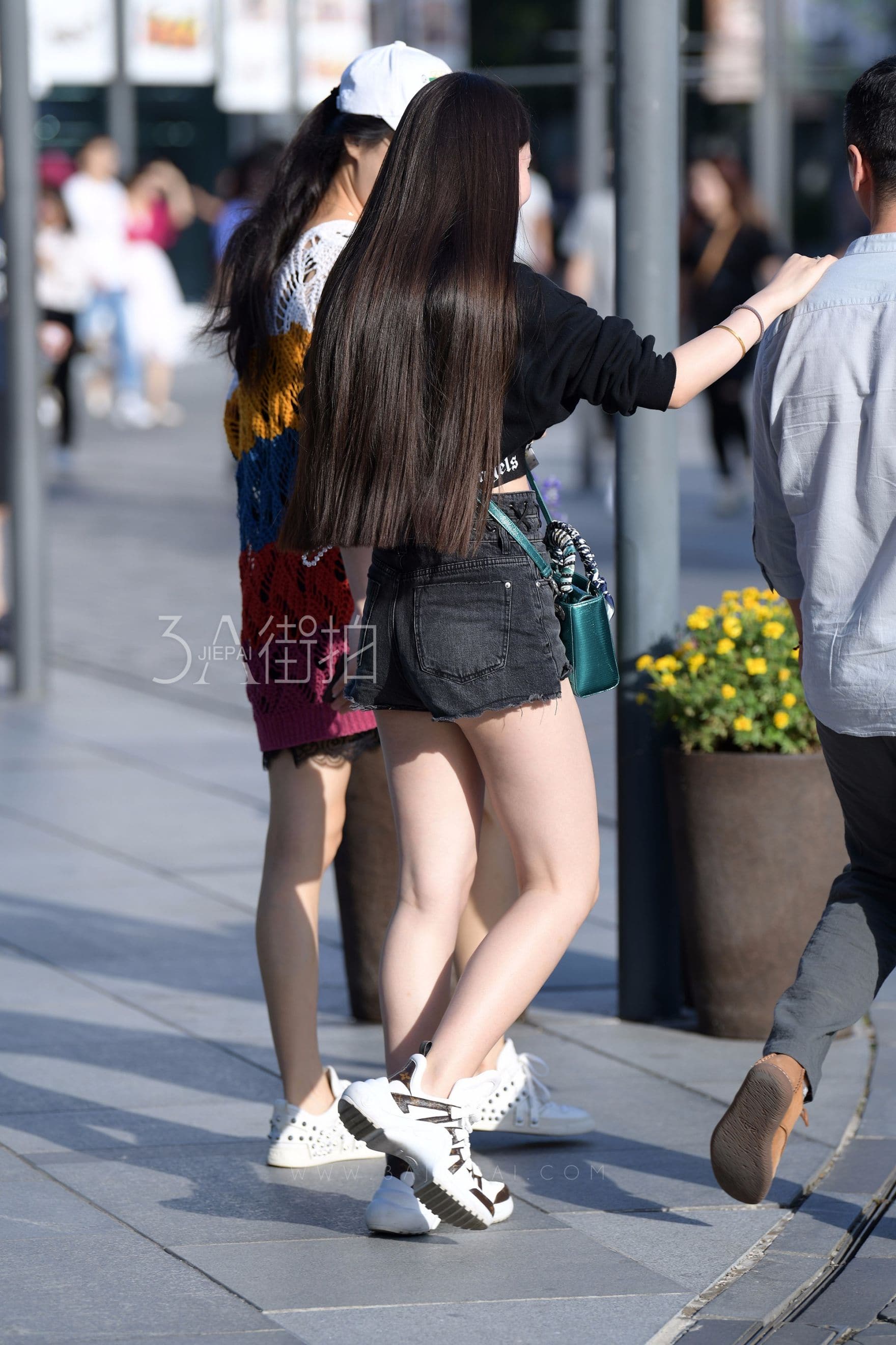 97792-2awzidtv5rm.jpg