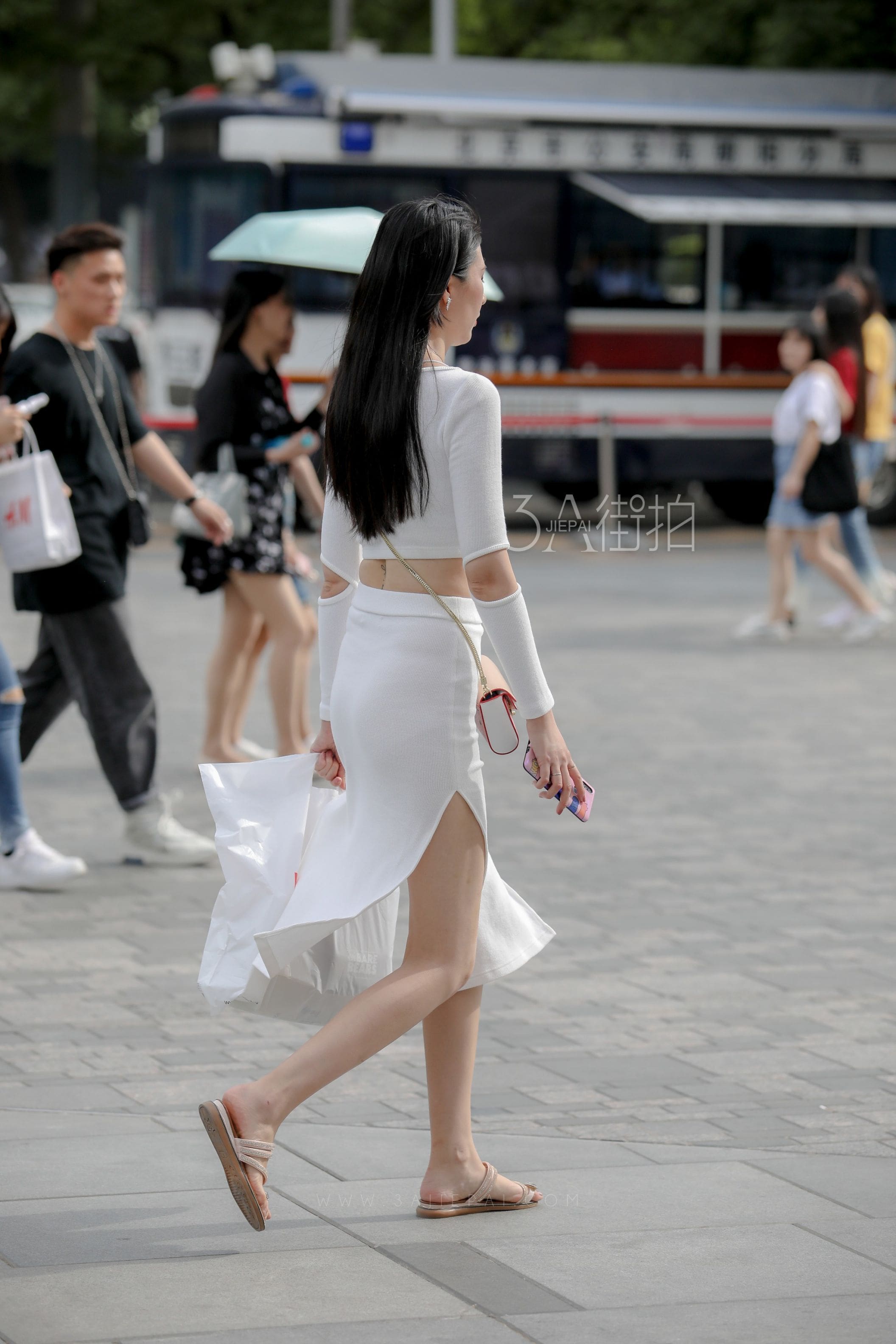 97761-a0lw4uz1ot3.jpg