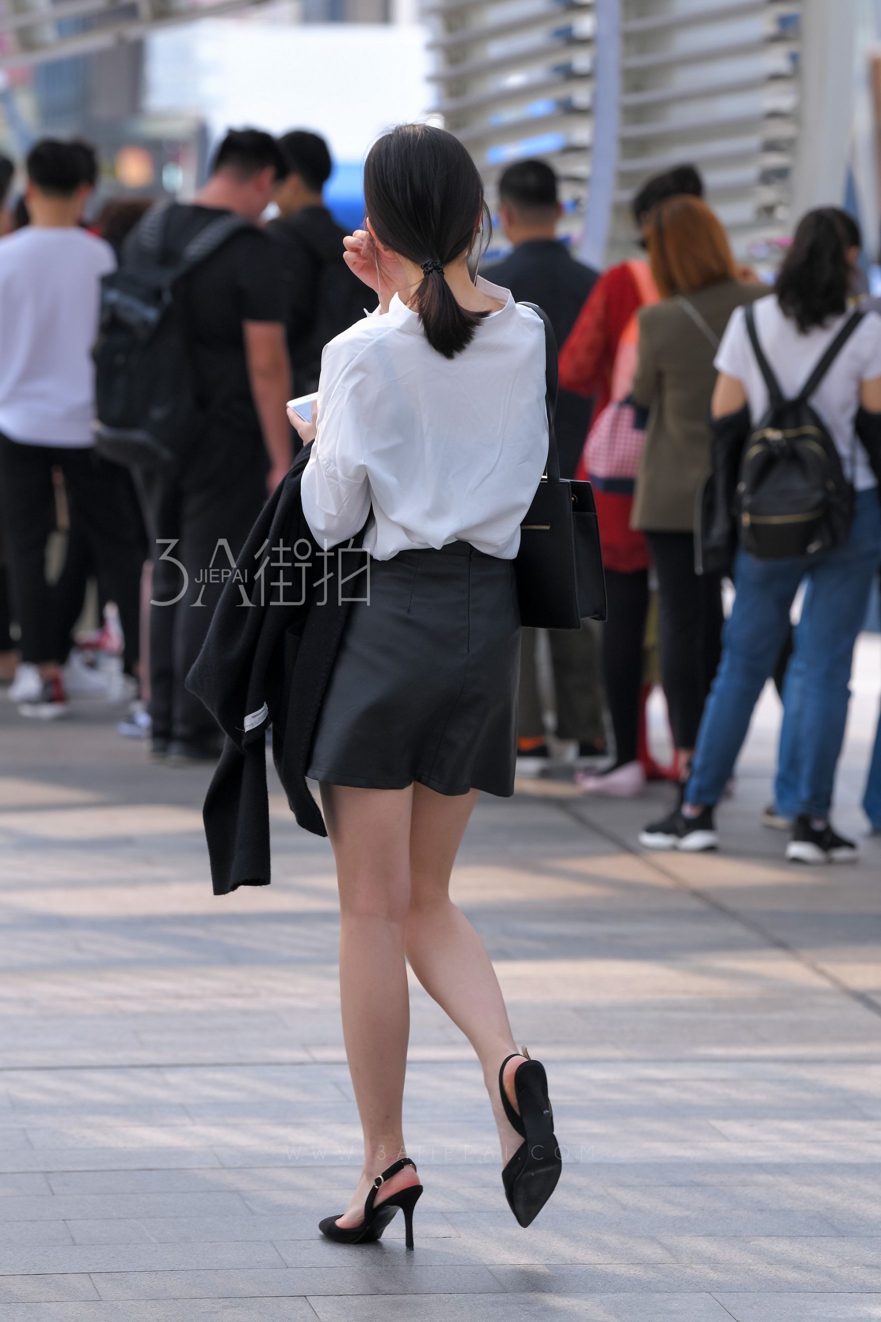 97749-iobqy2a03p1.jpg