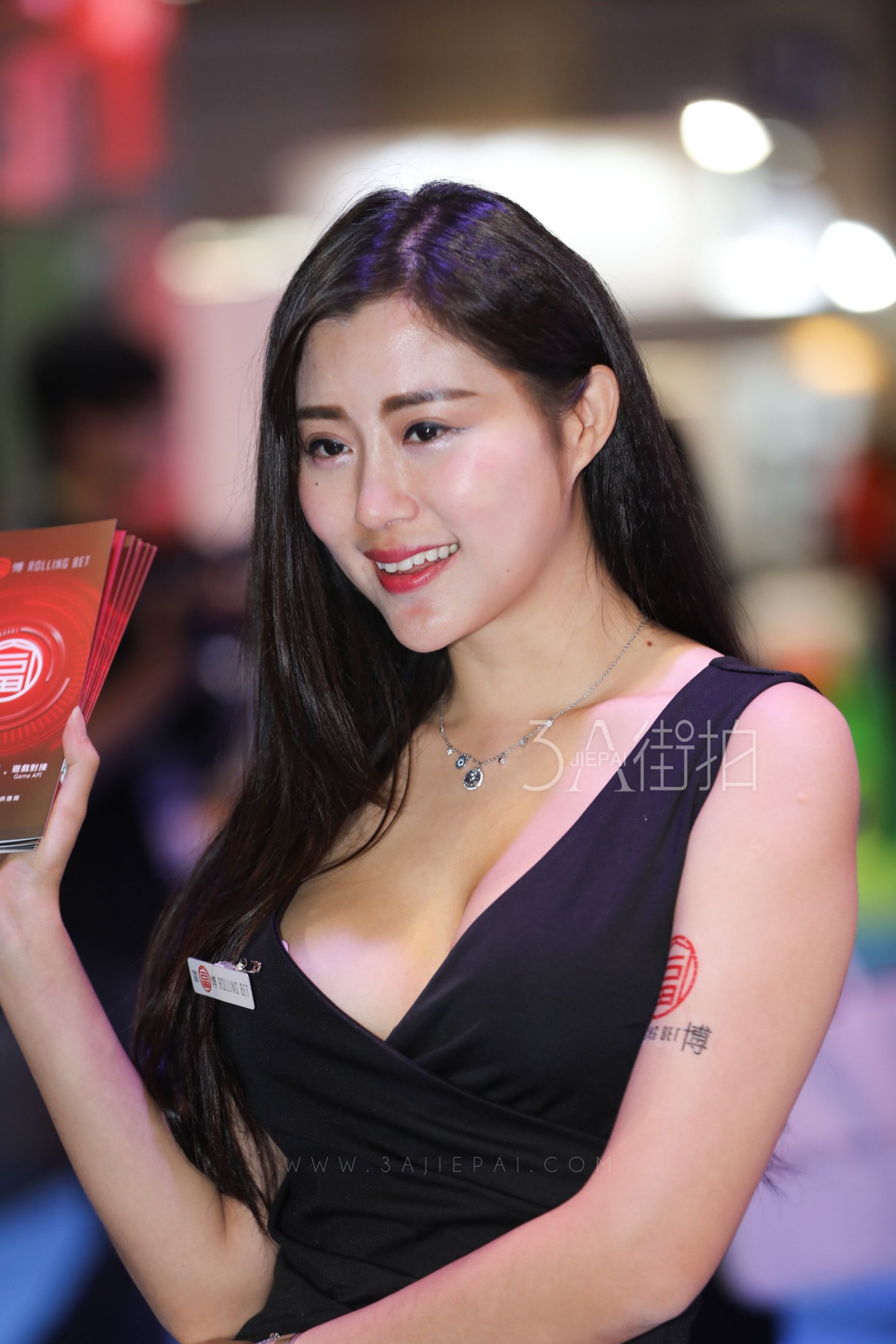 95668-u2nal00qp51.jpg