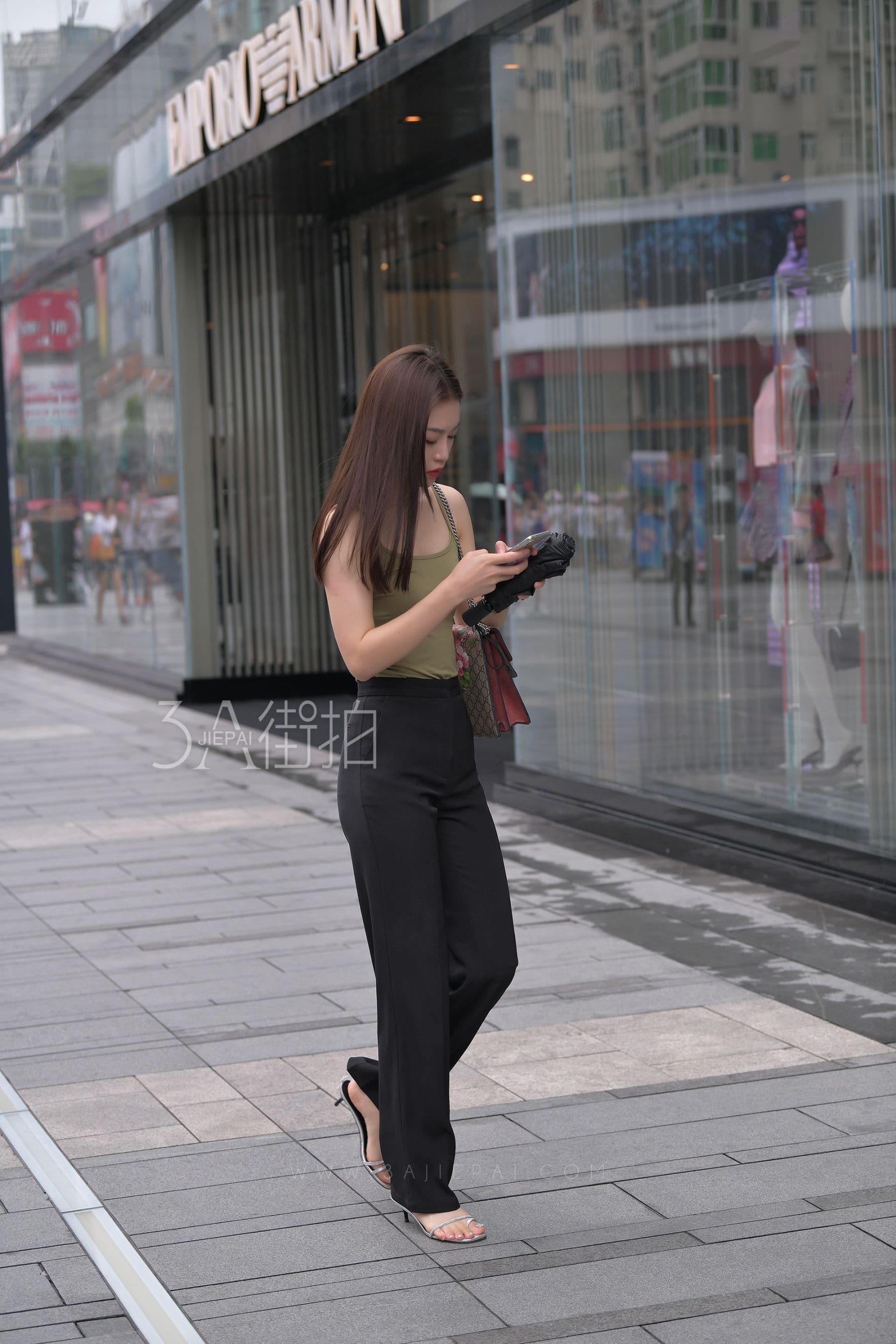 108613-oletmuj40l5.jpg