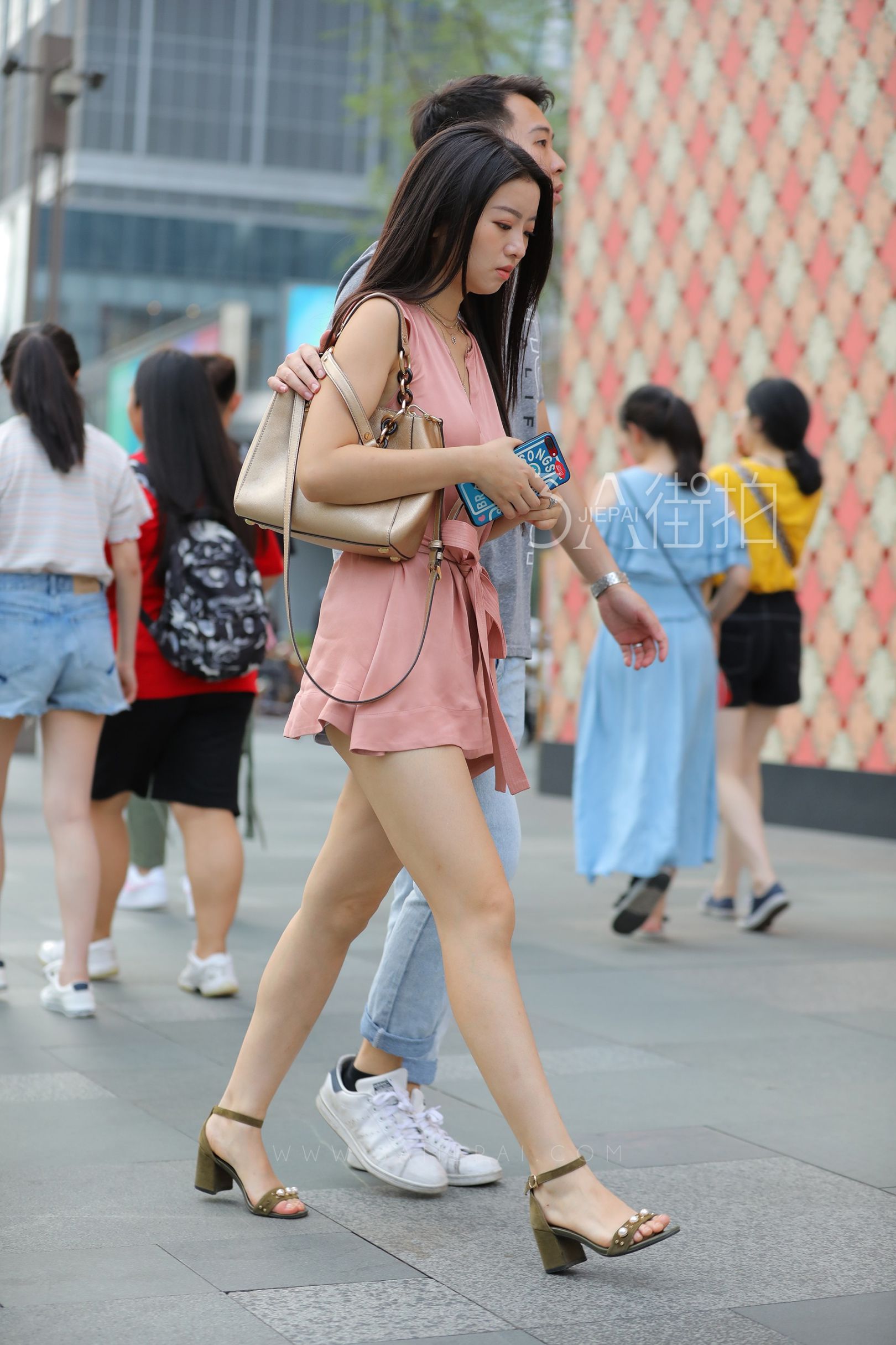 108801-2nr4k2colgd.jpg