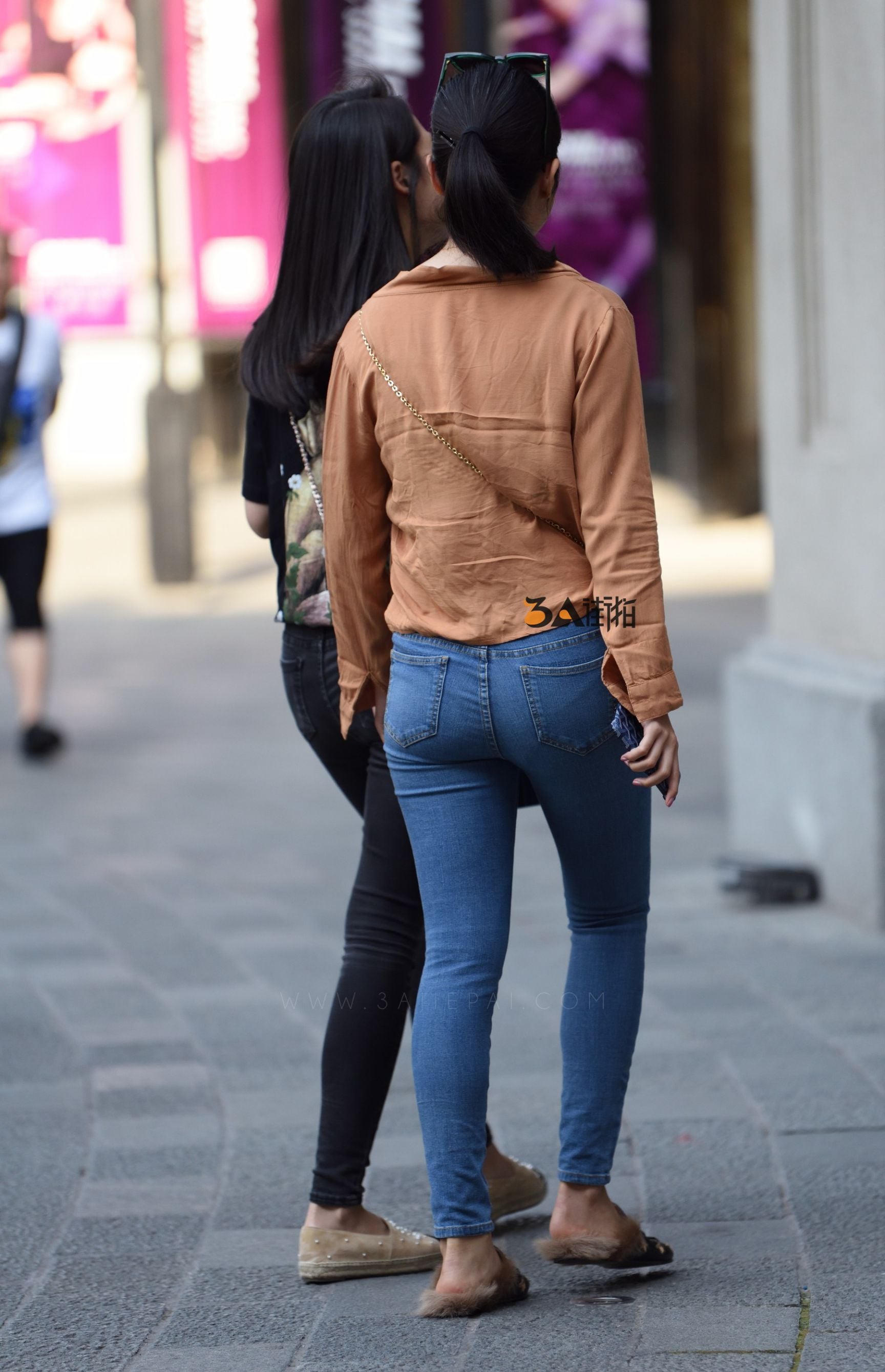 90777-wnyca41nf0m.jpg
