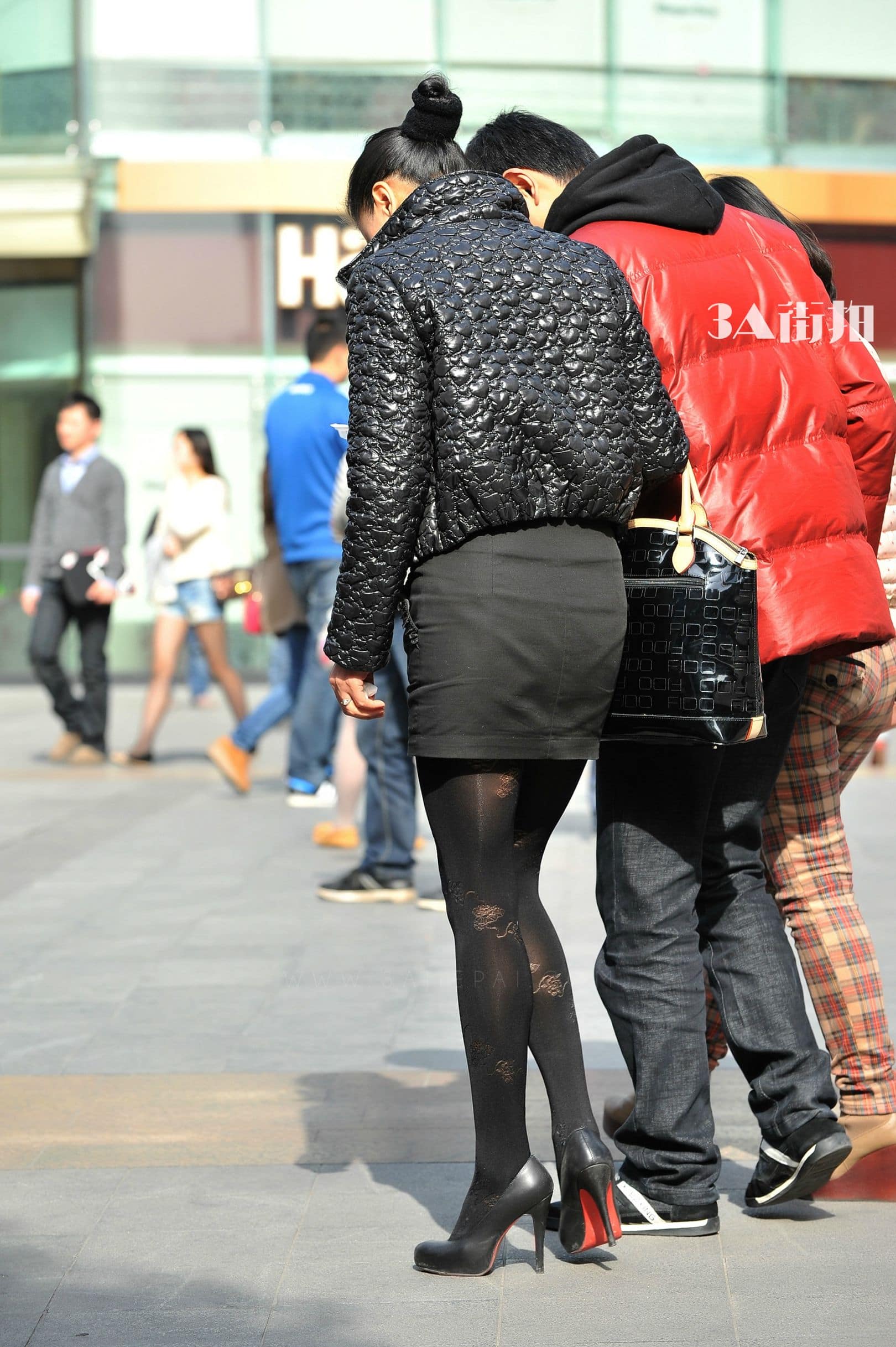 88936-b0dnsrlrddn.jpg
