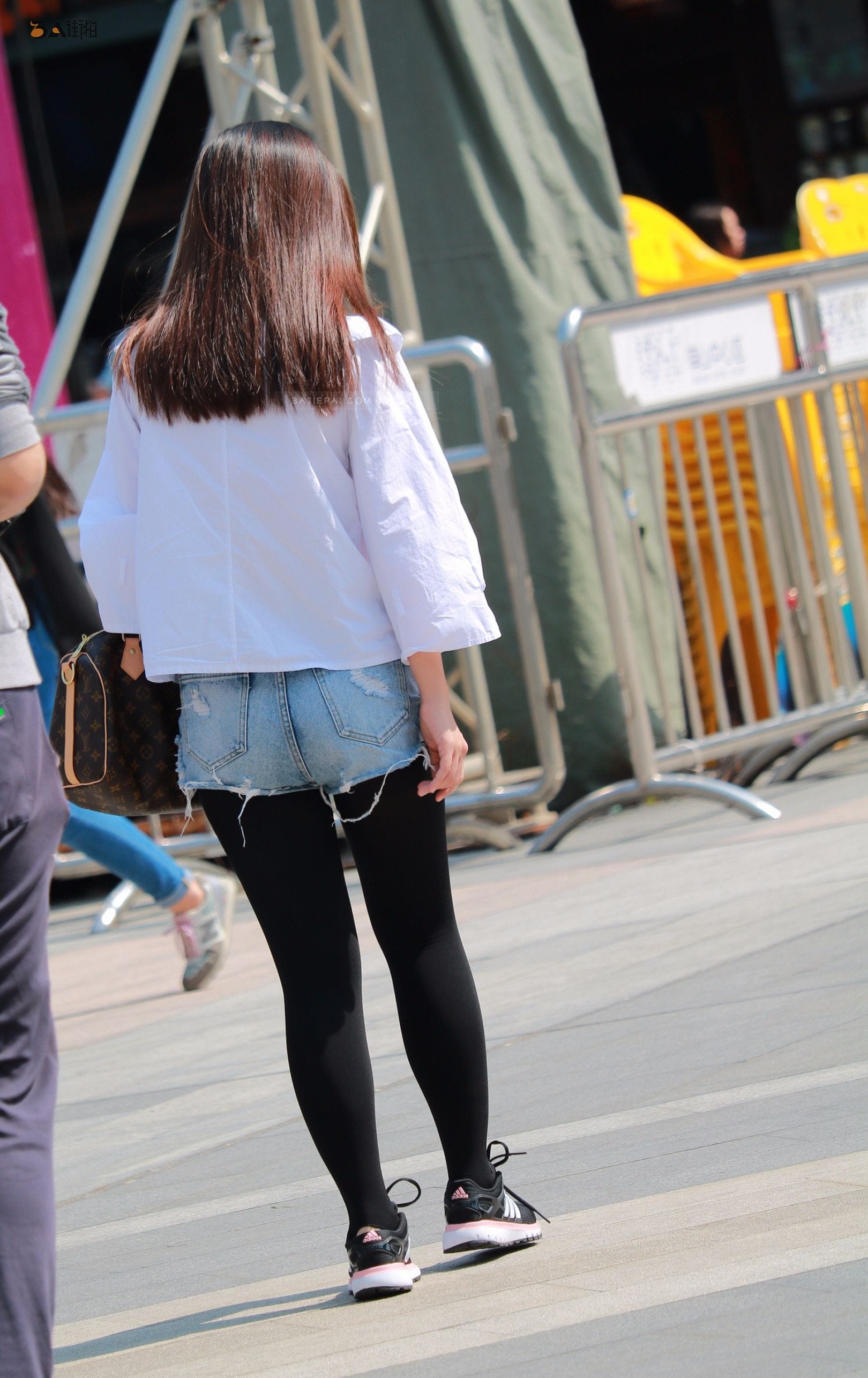 88054-ruqdnsl1a5n.jpg