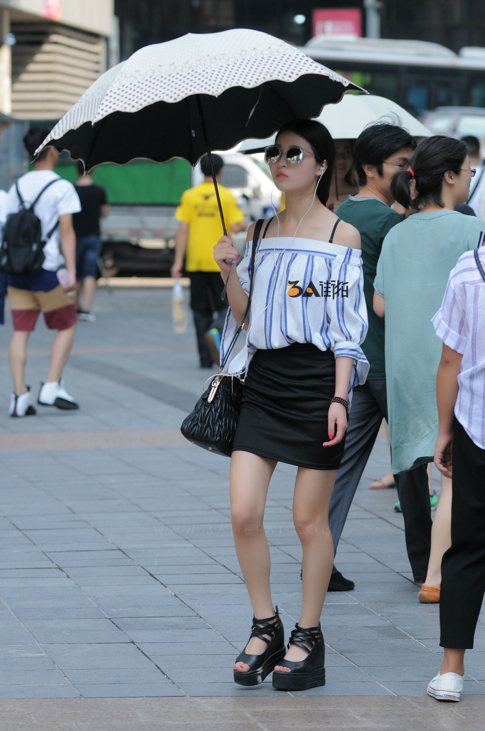 87715-n2lbb43is04.jpg