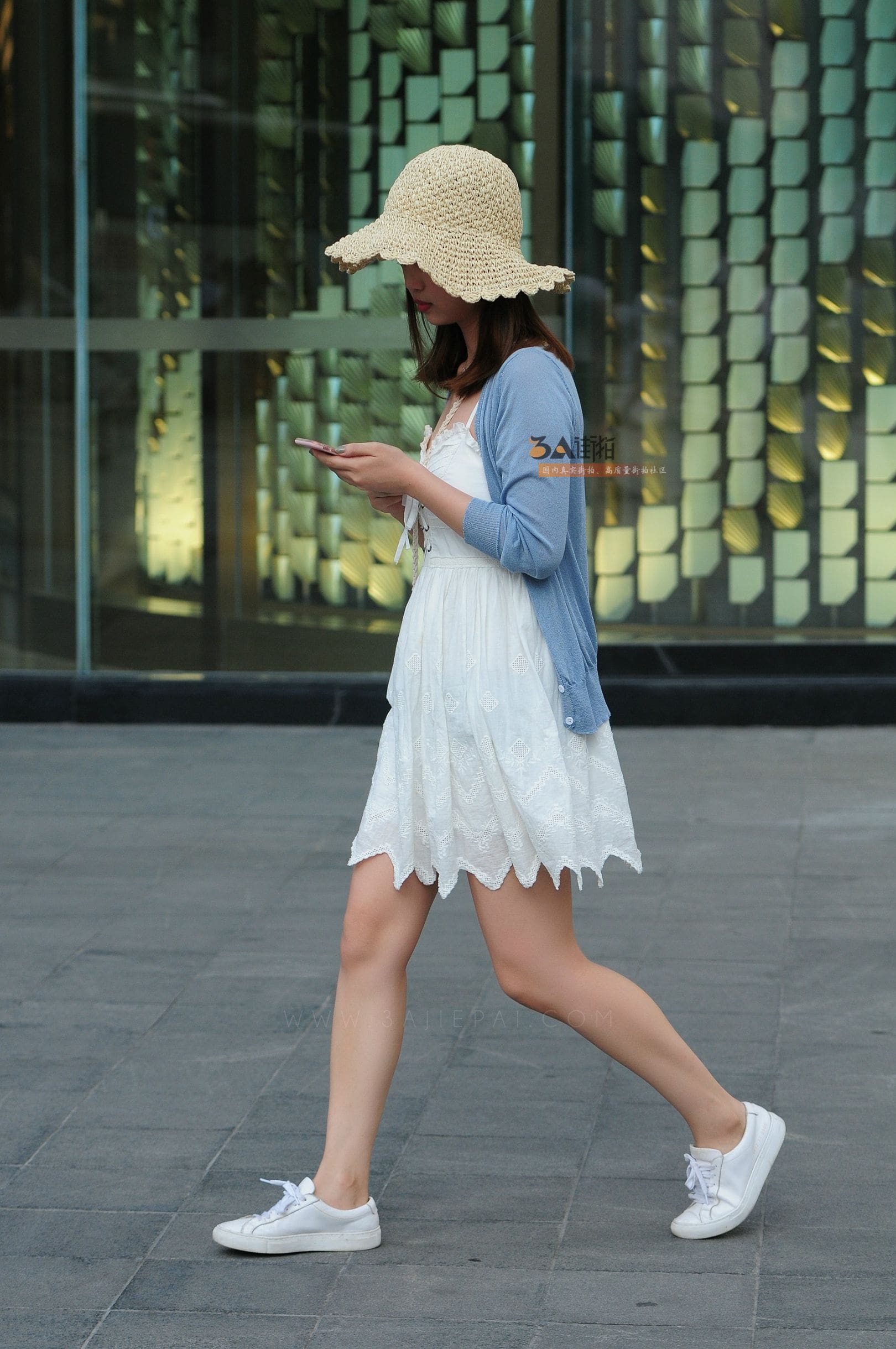 87564-q4nsqbstrnf.jpg