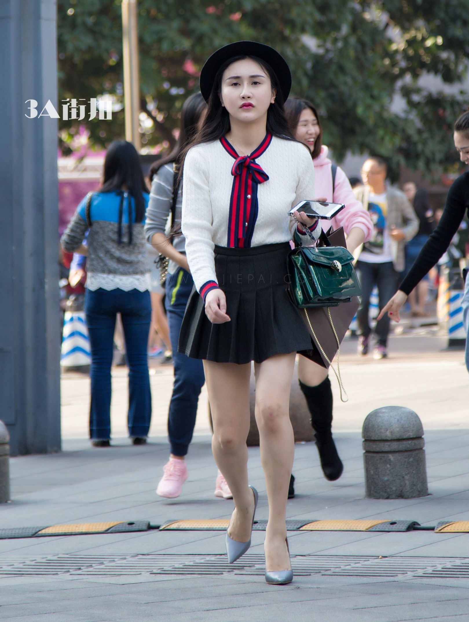 87410-bv4tatmmb4v.jpg