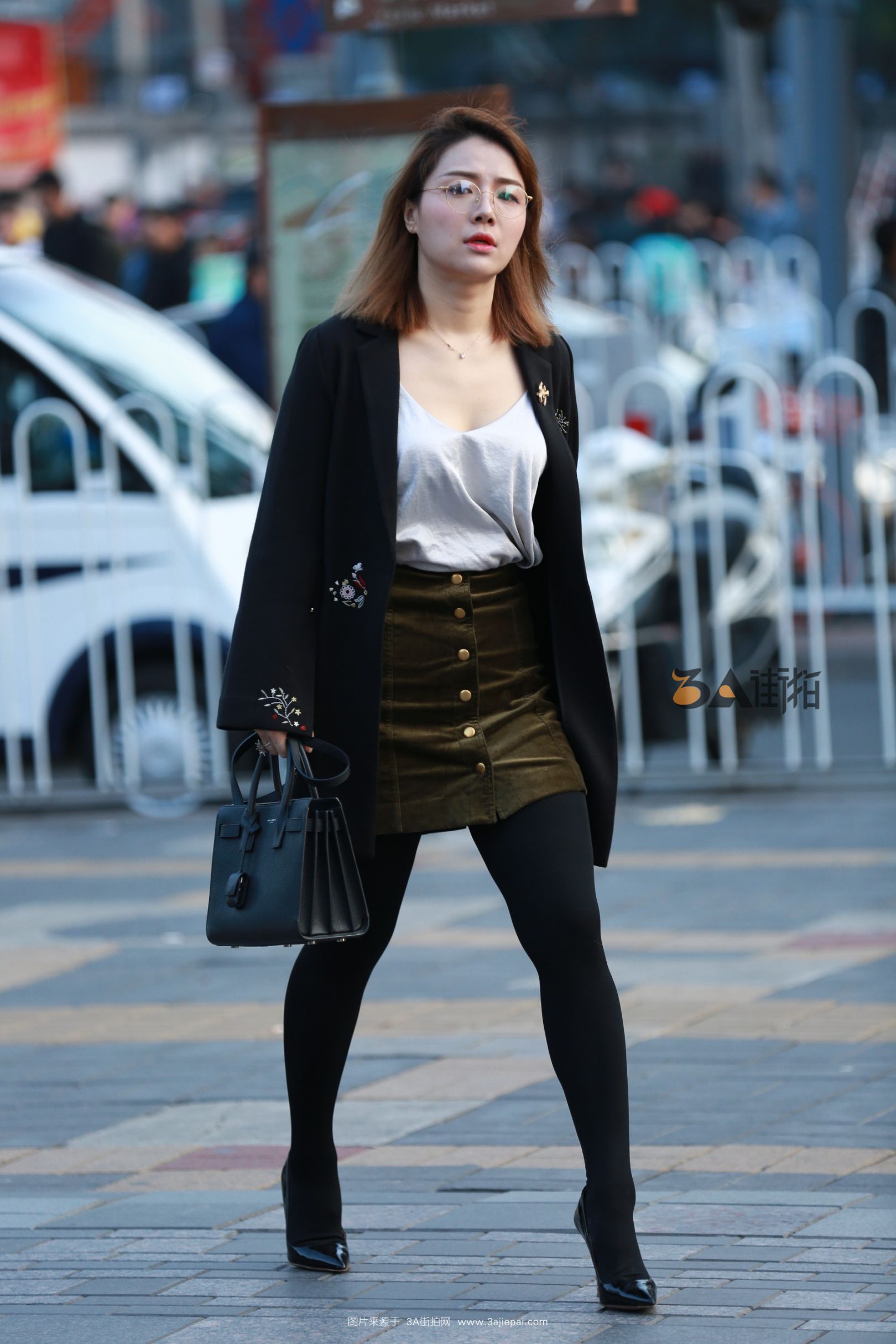 104813-emjlryta4fc.jpg