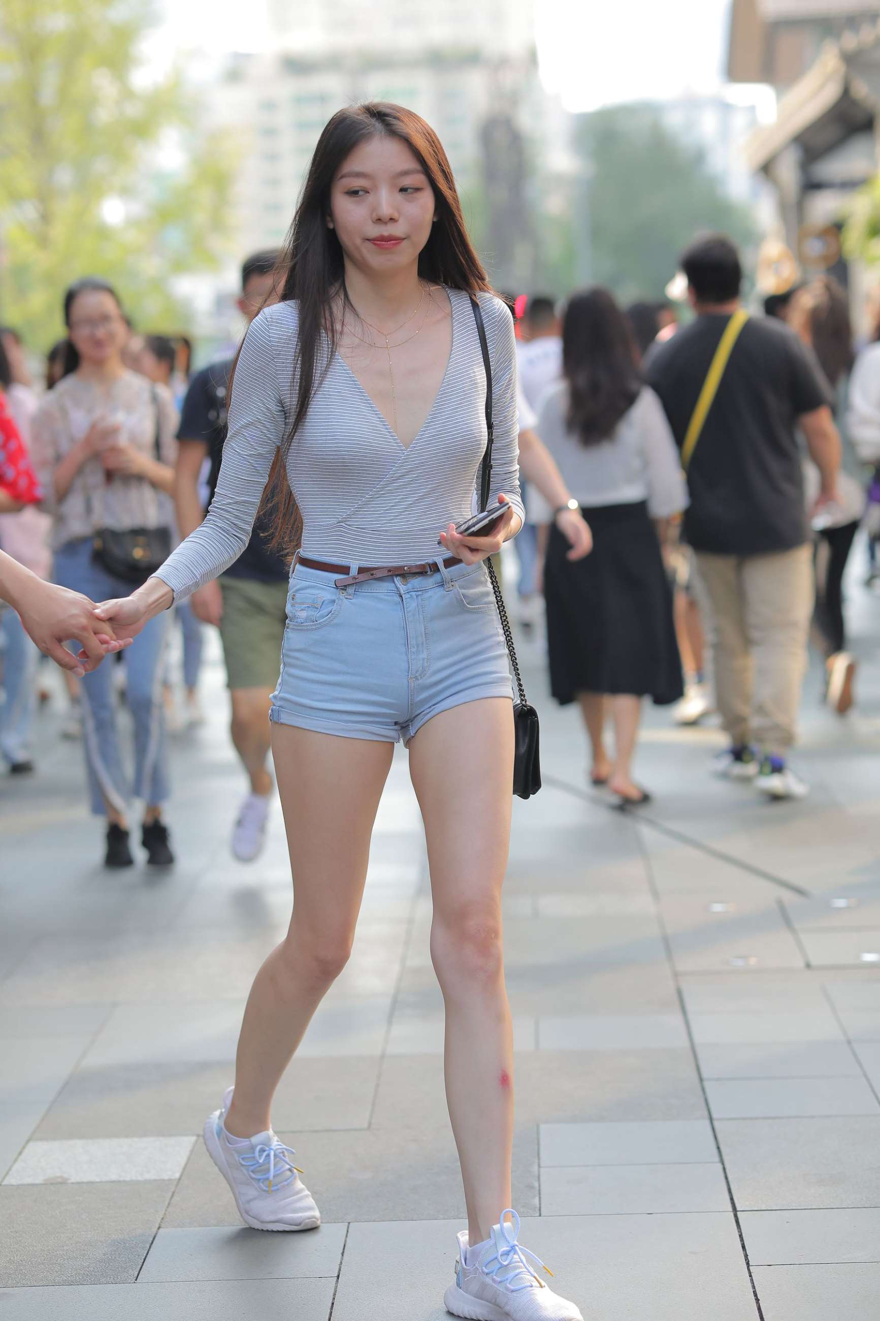 39298zzecl3kfgu0.jpg