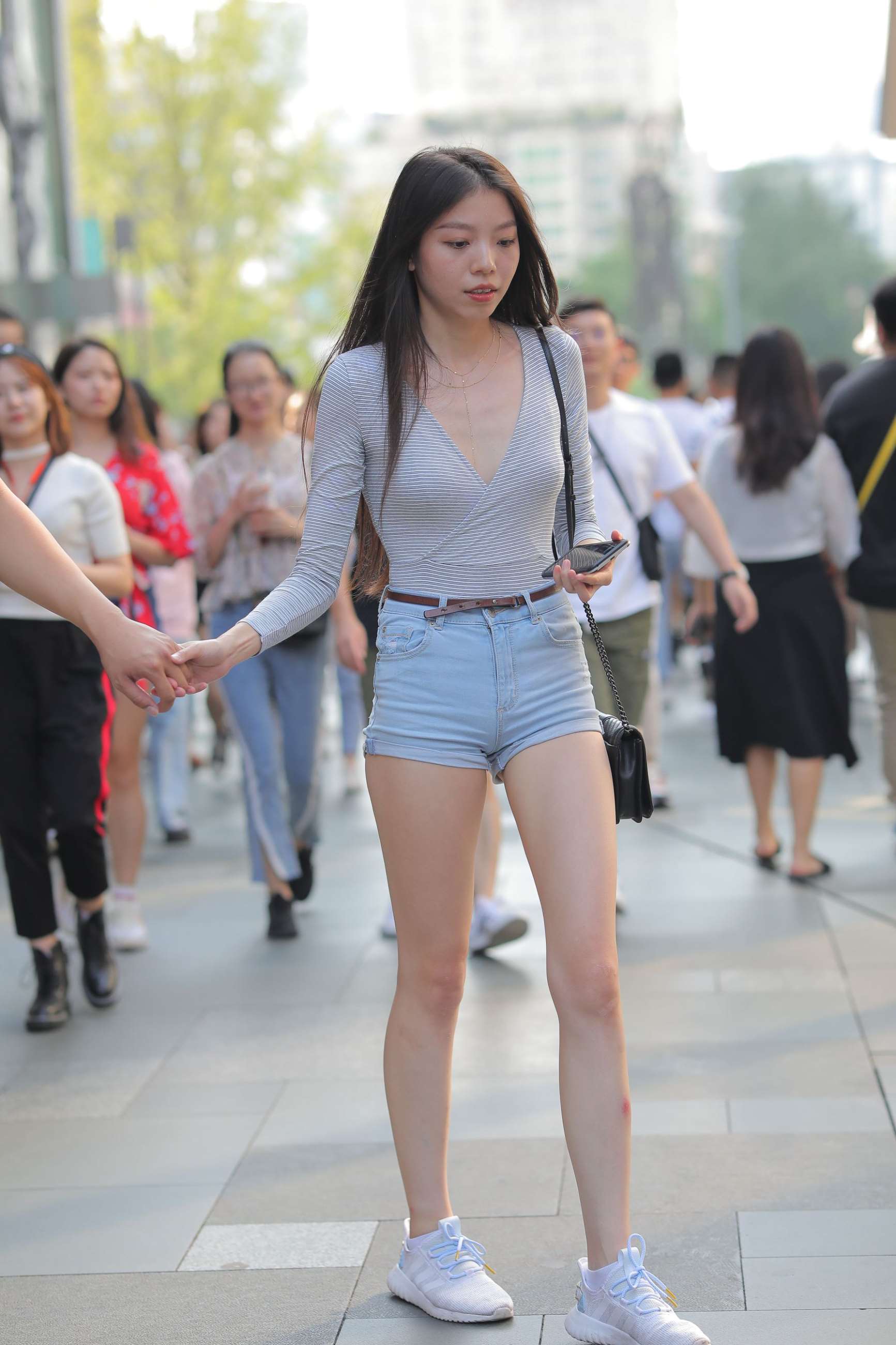 392980dbm34qgnlu.jpg