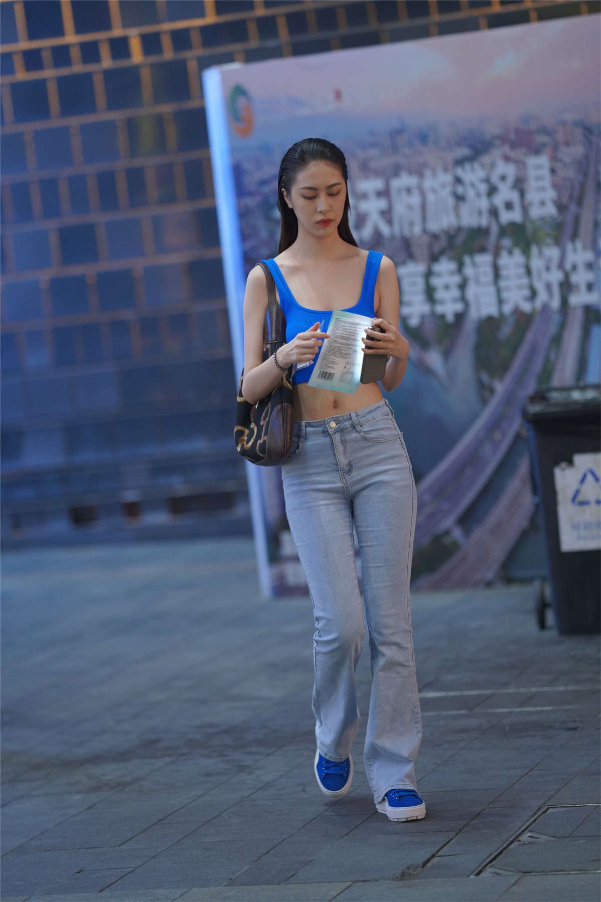 37942-ikq00nlf2bf.jpg