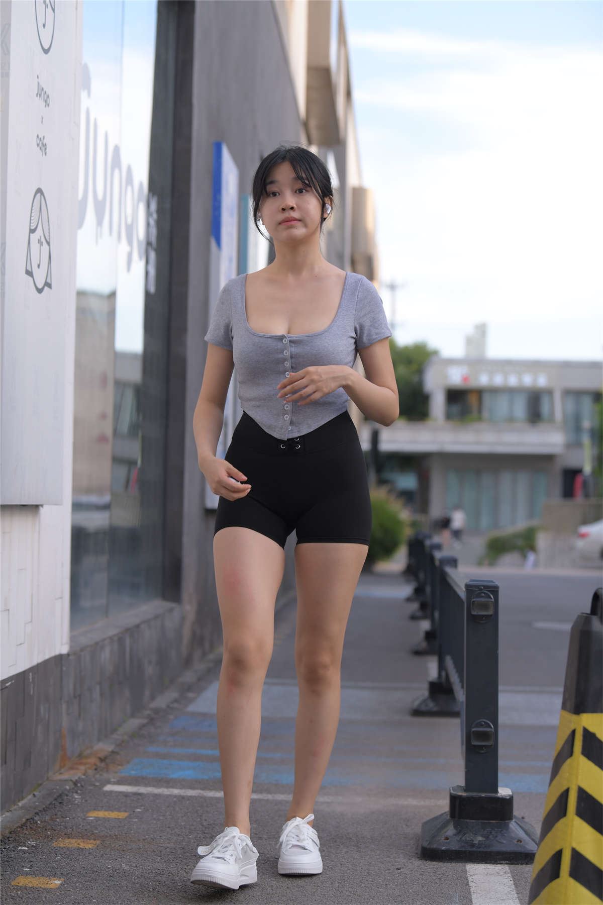 36965-2ekm2kq1jv1.jpg