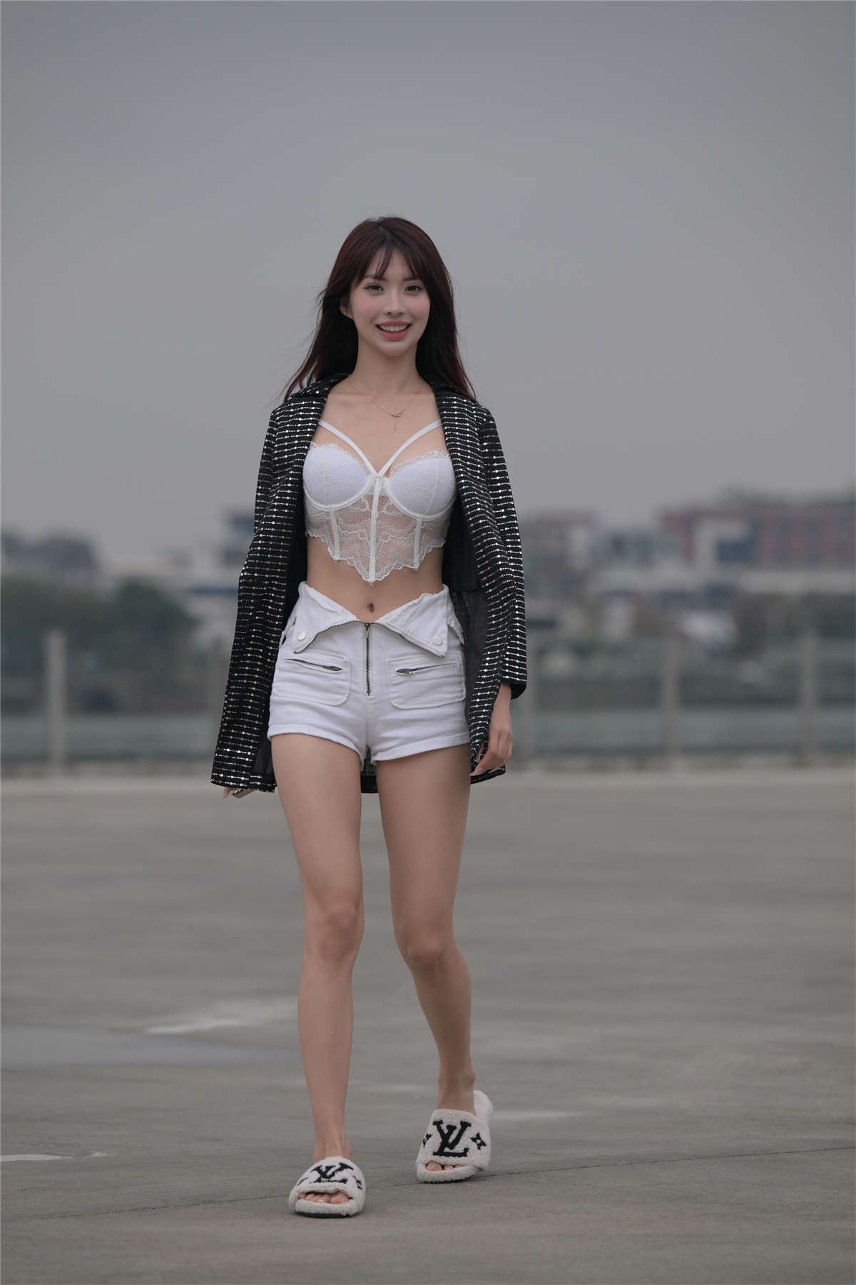 162043-lyowtouw1s1.jpg