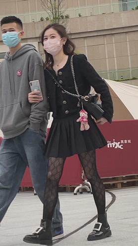 黑丝美女