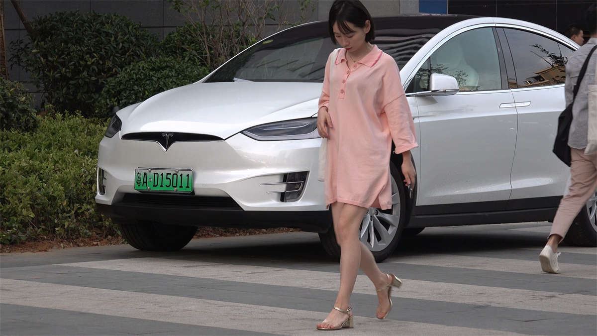 清纯气质小靓女的高跟鞋美足