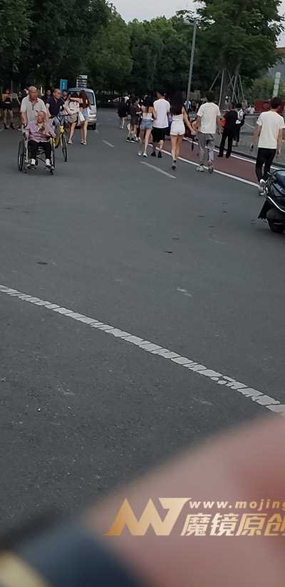 24082-rq1rm1sf0ly.jpg