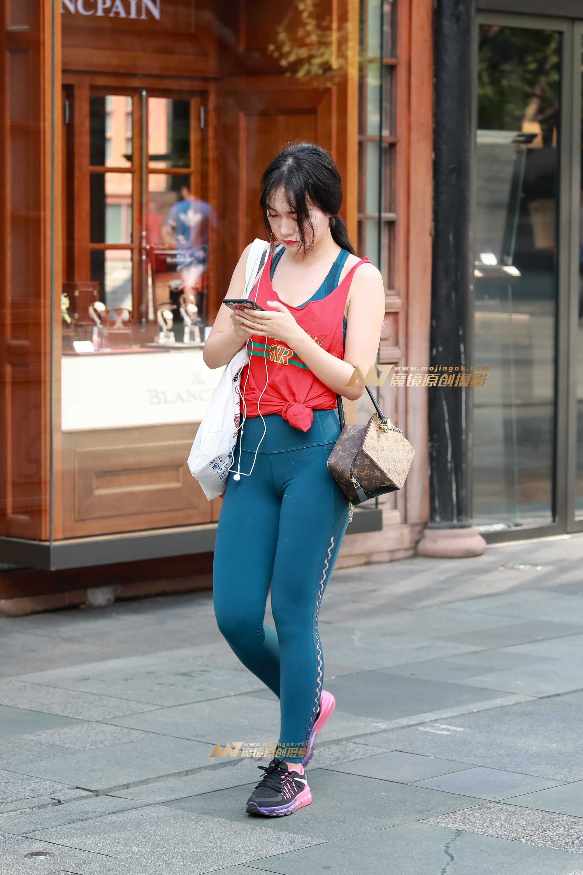 26759-mxm2tskn125.jpg