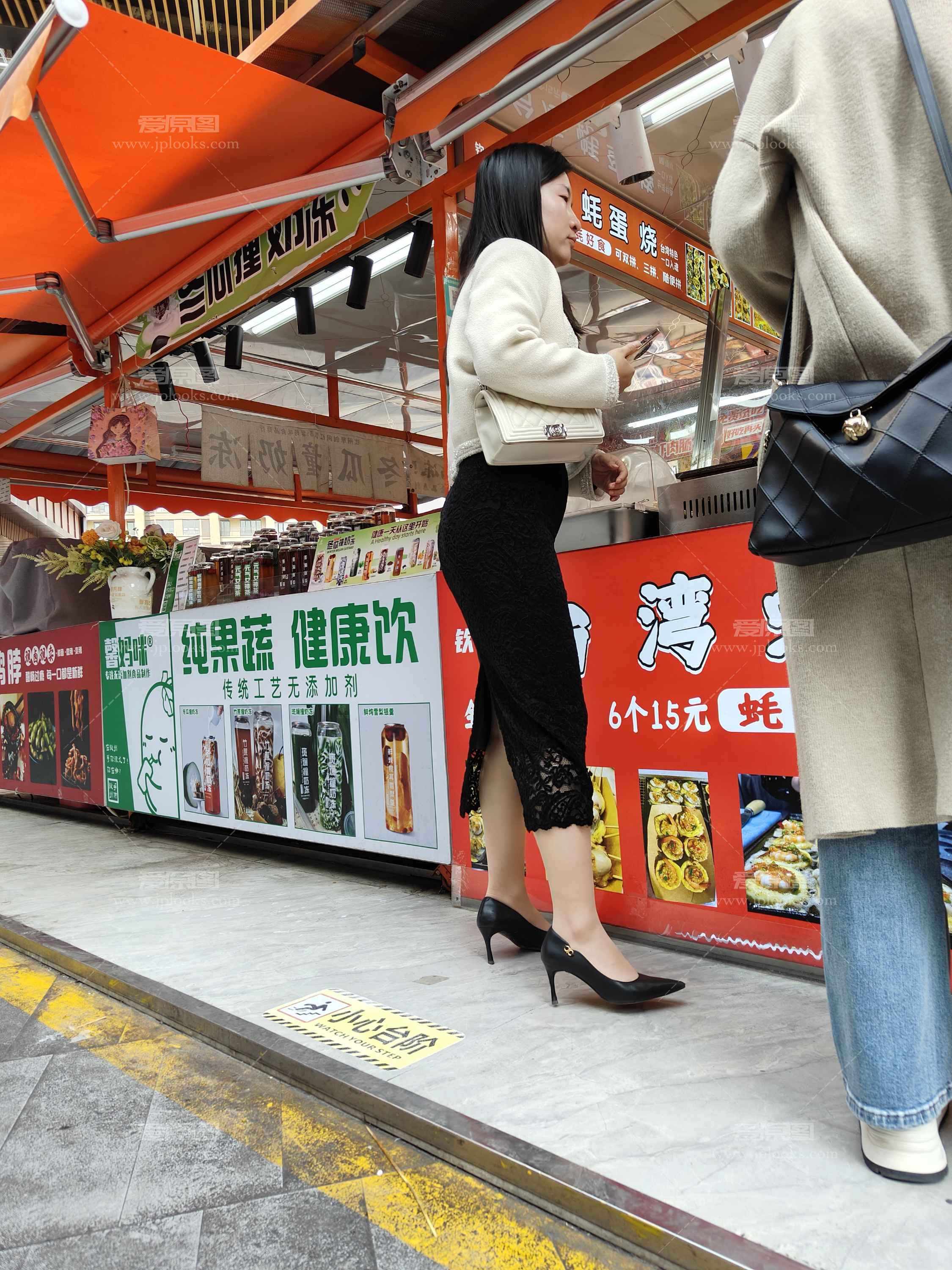 10896-4tonzx2fzum.jpg