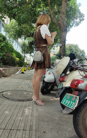 极品短发凉高跟美人视频➕图