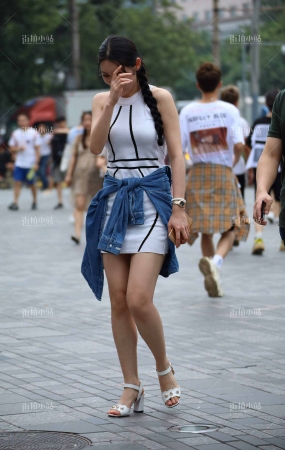 美女身材真不错