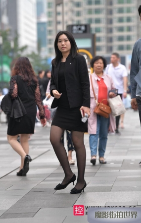 典型的职工制服黑丝小姐姐3A3946[199M]