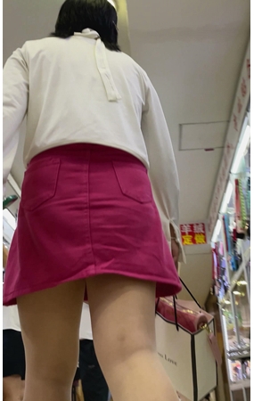 红色牛仔裙MM