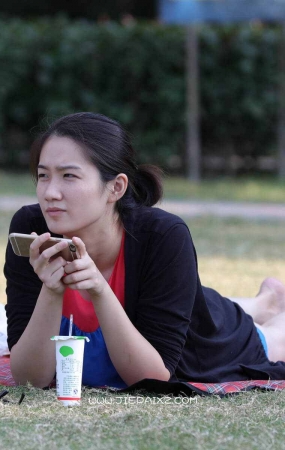 纯净素足人字拖女生
