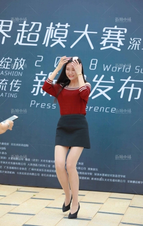 短裙高跟靓妹