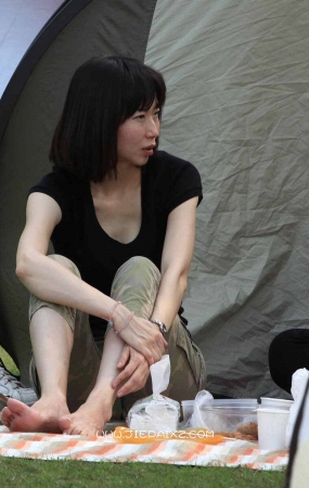 白