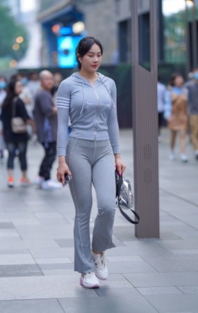 高挑运动美眉