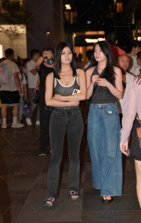 偶遇长牛仔裤姐妹