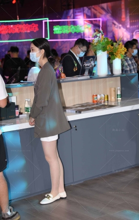 肉色丝咨客小姐姐