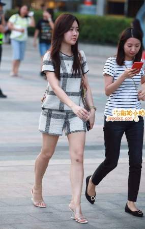街拍美腿高跟性感靓女