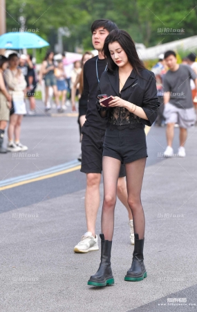 黑热裤黑色长筒袜美女 24-06-15-29