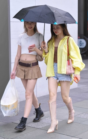 热裤短裙闺蜜 21-08-24-52P