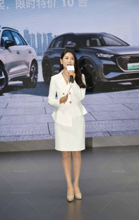 高跟白裙韵味美女主持人