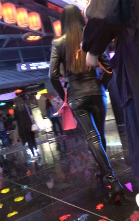 黑色皮裤性感漂亮美女