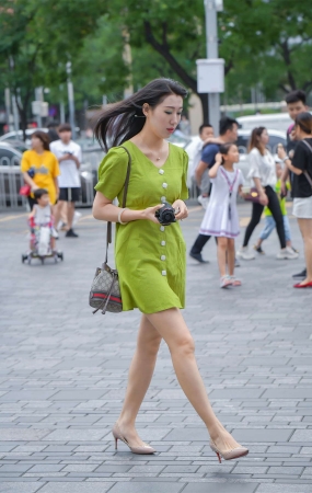 惹眼荧光绿