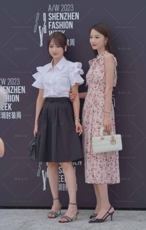 时尚气质花裙子美女姐姐