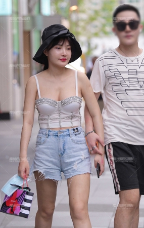性感，丰满的女友