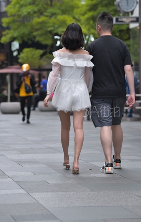 纯洁的美腿女友-14P