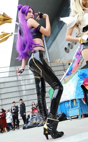 紫发紧身皮裤coser2