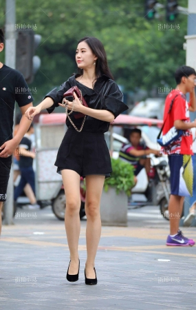 街拍大长腿高跟气质靓女